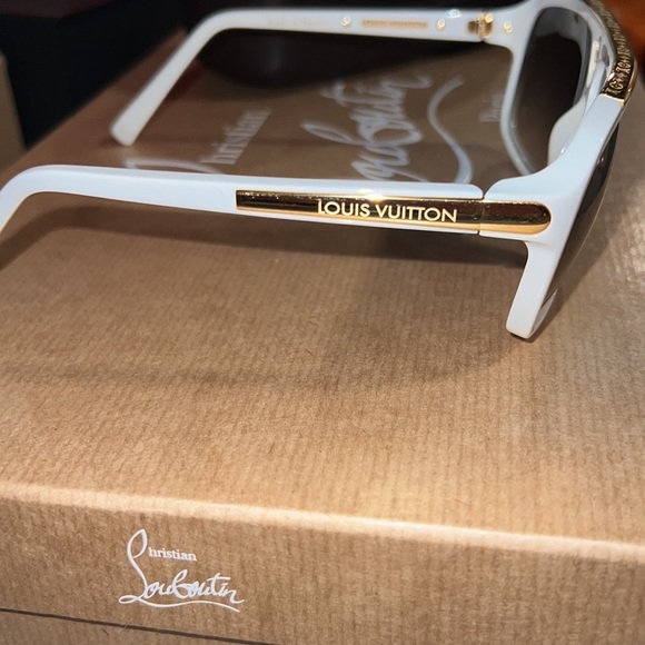 COPY - Louis Vuitton “evidence” still on the market - Picture 7 of 13